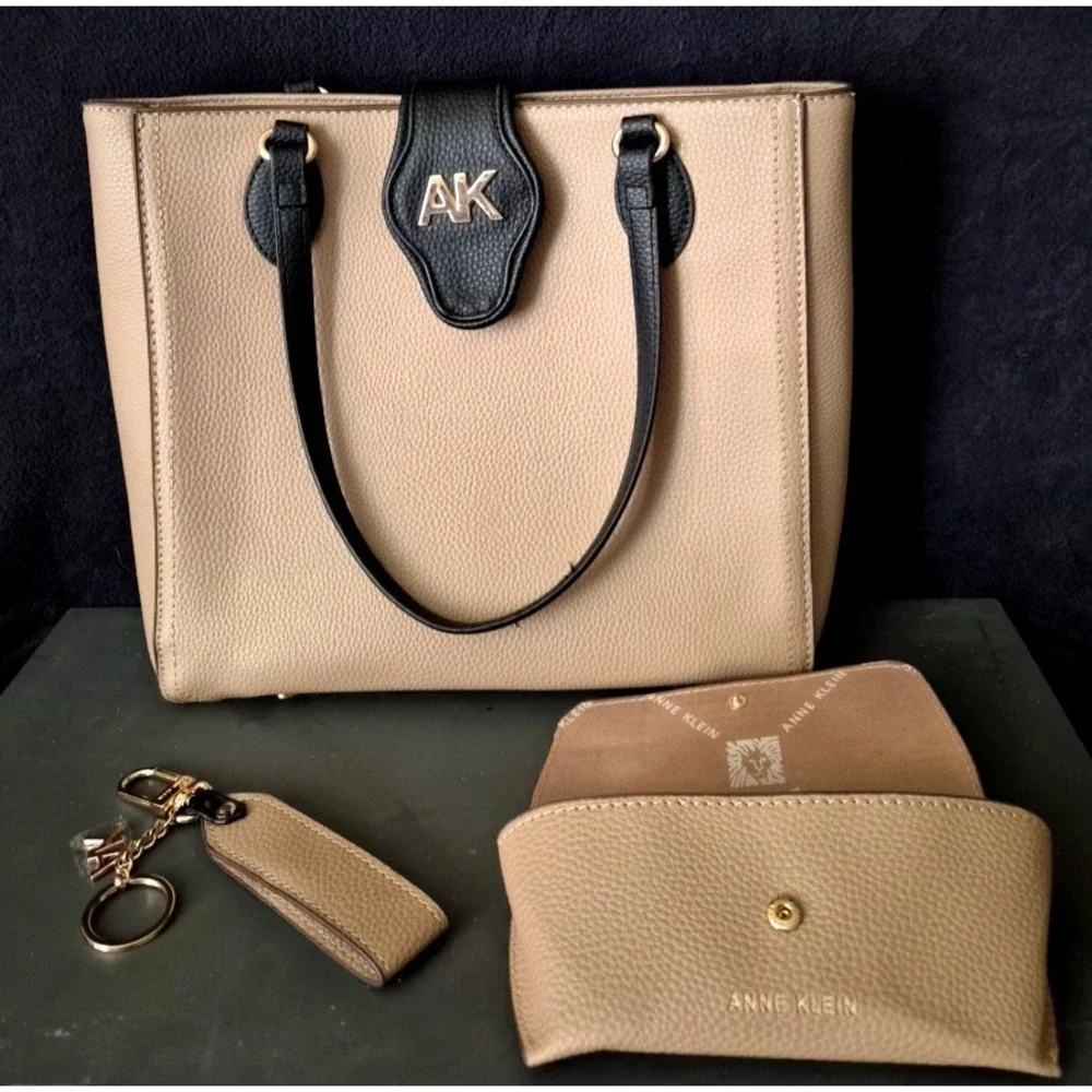 NWOT Anne Klein Handbag with‎ Keychain and Eyeglass case